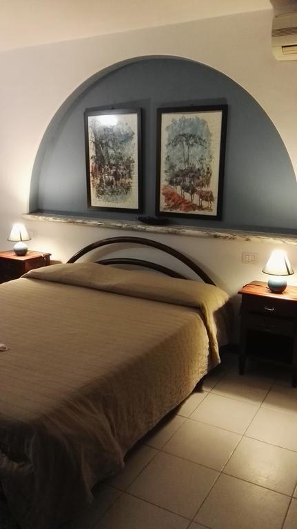 B&B Villa Acero مارينا دي كارّارا الغرفة الصورة
